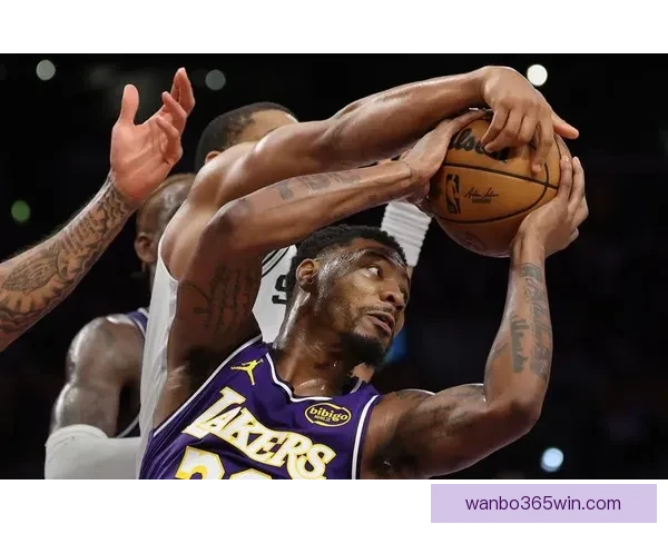 湖人魔术赛后裁判确认最后时刻判罚维持球权归湖人